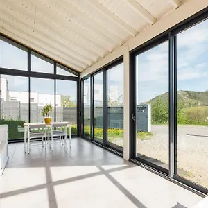 https://beau-loft-face-aux-vignes-75-m-avec-veranda.hotels-rhonealpes.com